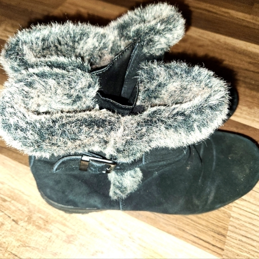 KHOMBU Black Suede Fur Trimmed Winter Boots Size 7 New